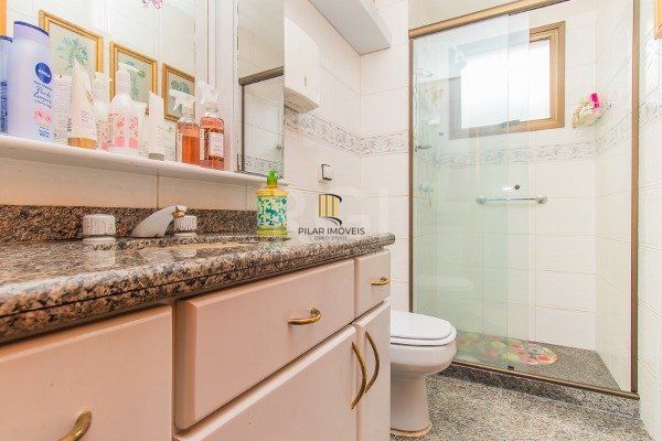 Cobertura para Venda - 351m², 2 dormitórios, sendo 1 suites, 3 vagas - Petrópolis