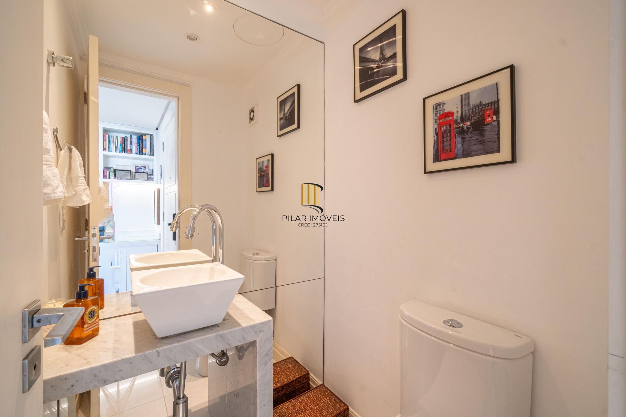 Apartamento com 3 dormitórios sendo 3 suítes no bairro Auxiliadora - POA/RS