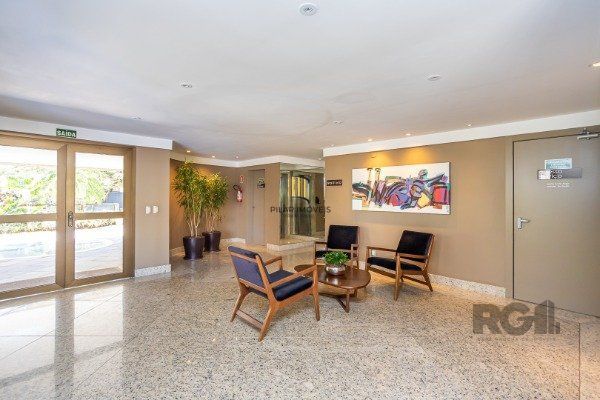 Apartamento de 3 dormitórios (sendo 3 suítes)bem localizado, no bairro Auxiliadora em Porto Alegre-RS.