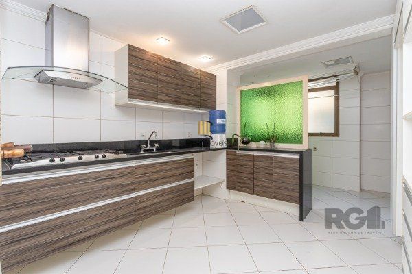 Apartamento de 3 dormitórios (sendo 3 suítes)bem localizado, no bairro Auxiliadora em Porto Alegre-RS.