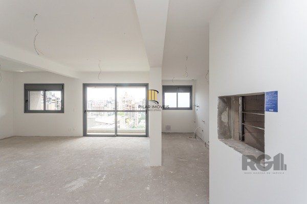 APARTAMENTO DE 02 DORMITÓRIOS SENDO 02 SUÍTES, NO BAIRRO AUXILIADORA EM PORTO ALEGRE/RS