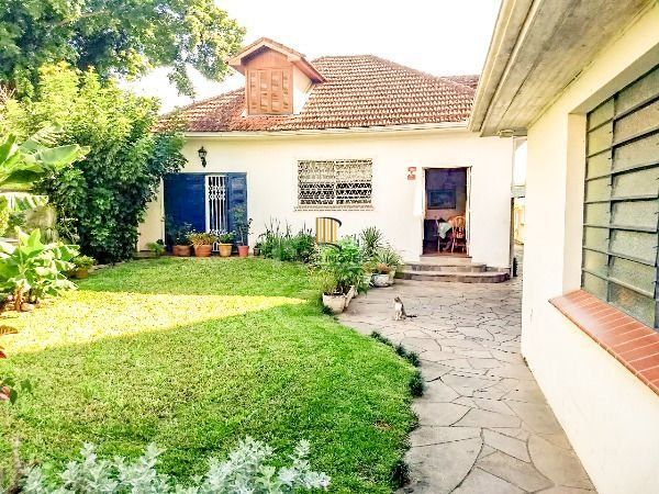 Terreno para Venda - 228m², 3 dormitórios, sendo 1 suites, 2 vagas - Menino Deus