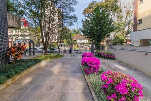 Cobertura para Venda - 351m², 2 dormitórios, sendo 1 suites, 3 vagas - Petrópolis