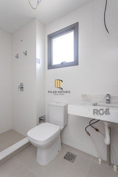 APARTAMENTO DE 02 DORMITÓRIOS SENDO 02 SUÍTES, NO BAIRRO AUXILIADORA EM PORTO ALEGRE/RS