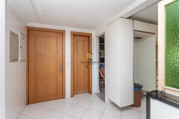 Apartamento de 3 dormitórios (sendo 3 suítes)bem localizado, no bairro Auxiliadora em Porto Alegre-RS.