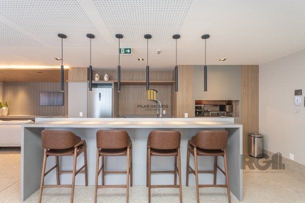 APARTAMENTO DE 02 DORMITÓRIOS SENDO 02 SUÍTES, NO BAIRRO AUXILIADORA EM PORTO ALEGRE/RS