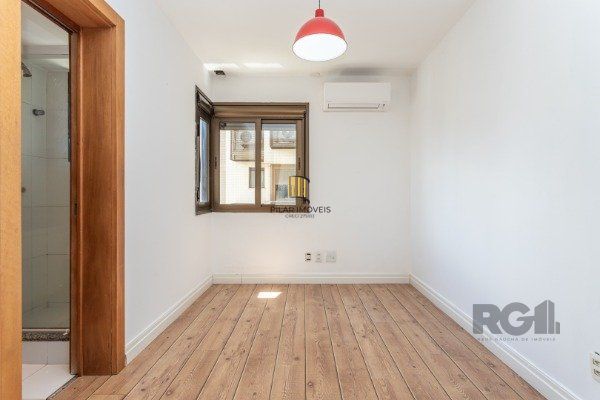 Apartamento de 3 dormitórios (sendo 3 suítes)bem localizado, no bairro Auxiliadora em Porto Alegre-RS.