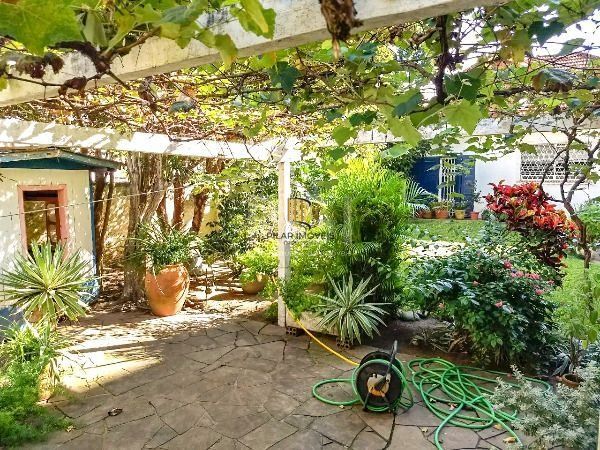 Terreno para Venda - 228m², 3 dormitórios, sendo 1 suites, 2 vagas - Menino Deus