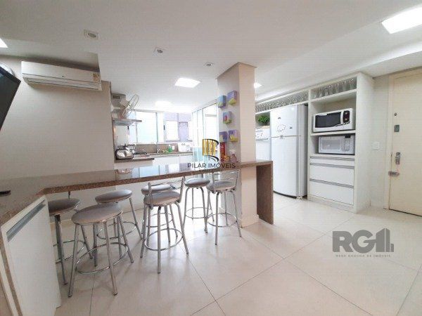 APARTAMENTO 3 DORMITÓRIOS, SENDO 1 SUÍTE MASTER, NO BAIRRO MOINHOS DE VENTO EM PORTO ALEGRE/RS