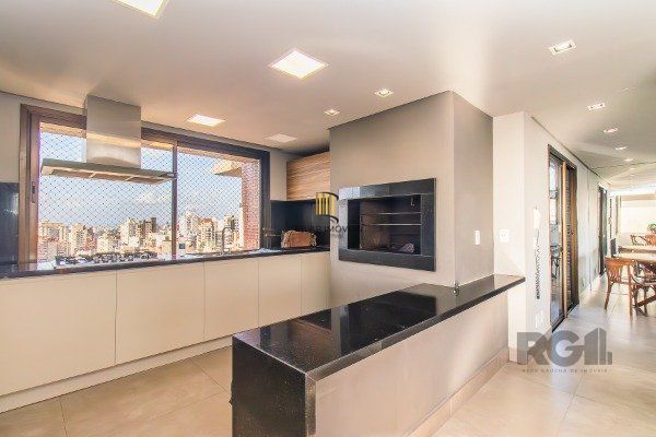APARTAMENTO COM 03 DORMITÓRIOS, SENDO 03 SUÍTES, NO BAIRRO RIO BRANCO - PORTO ALEGRE/RS.