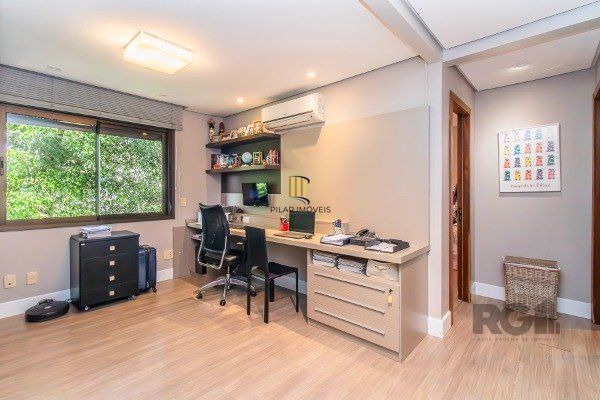 APARTAMENTO COM 03 DORMITÓRIOS, SENDO 03 SUÍTES, NO BAIRRO RIO BRANCO - PORTO ALEGRE/RS.