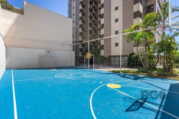 Apartamento de 3 dormitórios (sendo 3 suítes)bem localizado, no bairro Auxiliadora em Porto Alegre-RS.