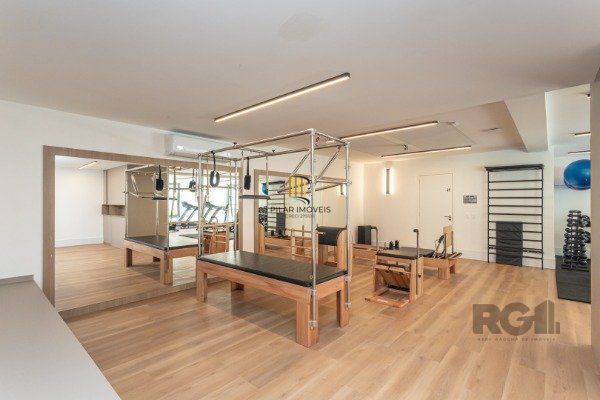 APARTAMENTO DE 02 DORMITÓRIOS SENDO 02 SUÍTES, NO BAIRRO AUXILIADORA EM PORTO ALEGRE/RS