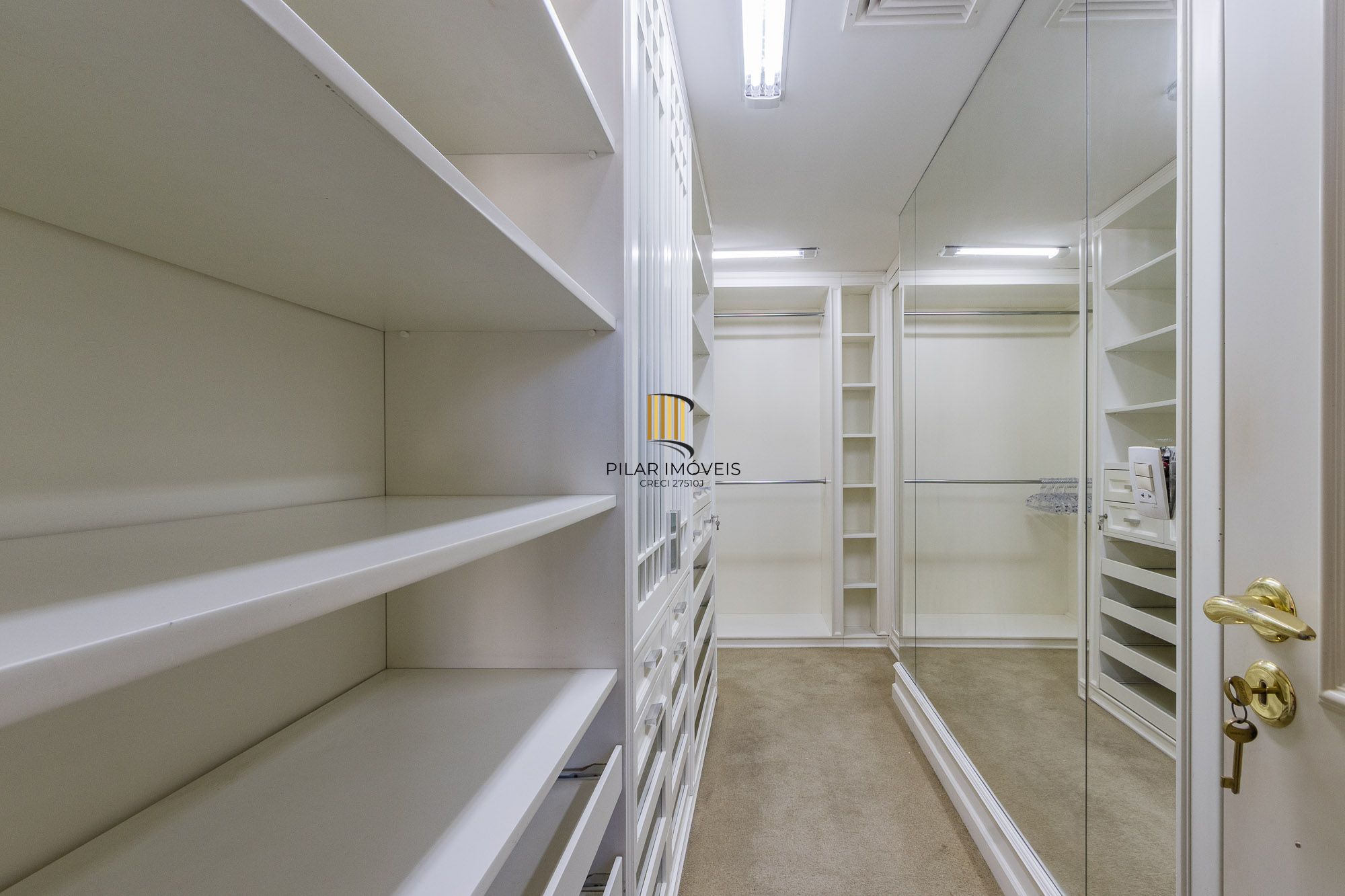 Apartamento 2 suítes grandes (original 3 dorms) à venda, Rio Branco-Porto Alegre