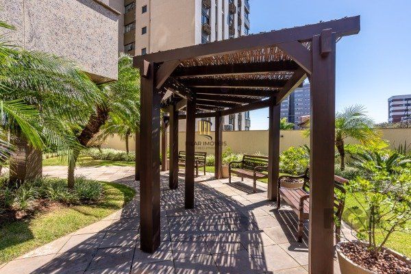 Apartamento de 3 dormitórios (sendo 3 suítes)bem localizado, no bairro Auxiliadora em Porto Alegre-RS.