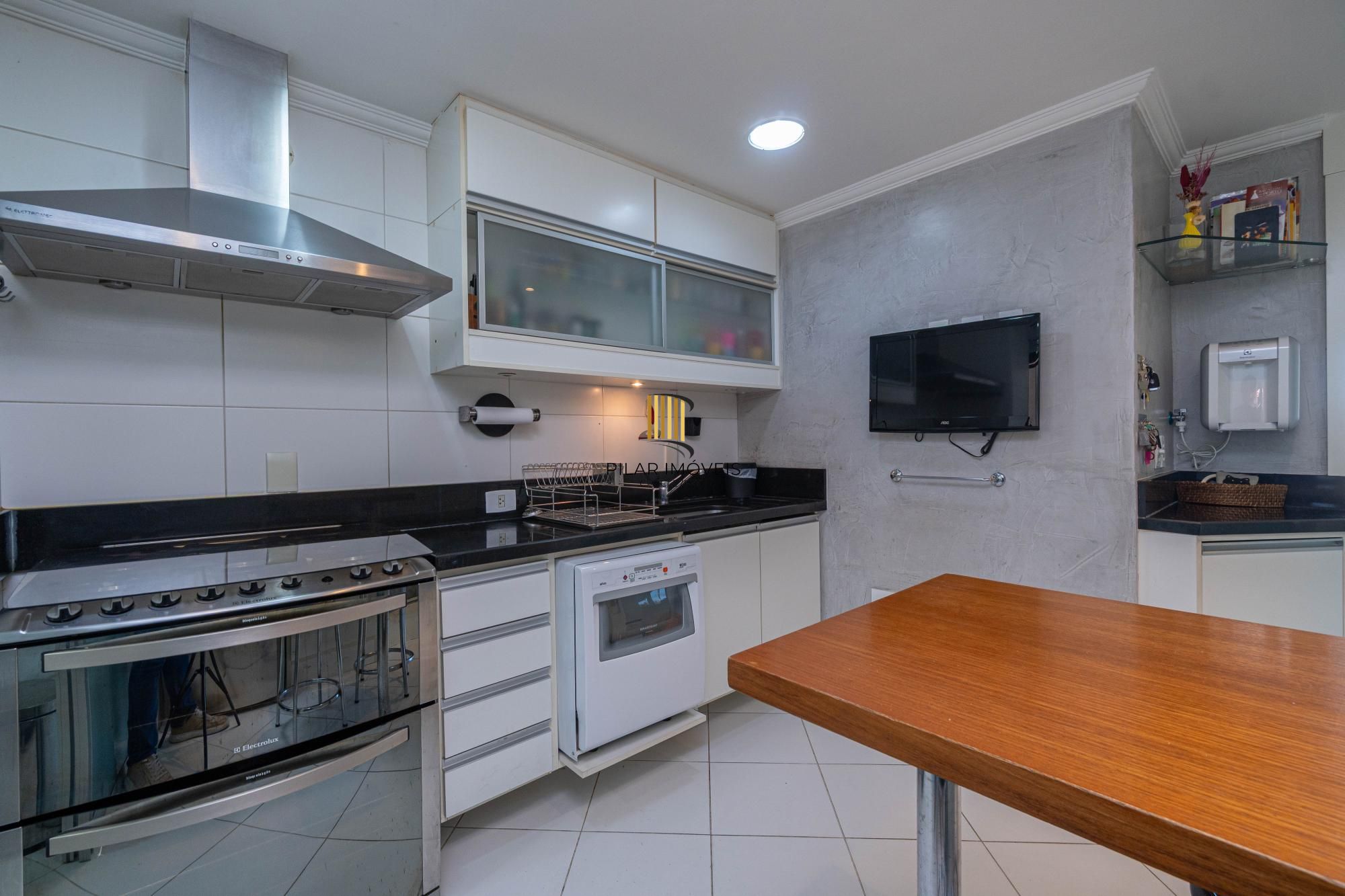 Apartamento com 3 dormitórios sendo 3 suítes no bairro Auxiliadora - POA/RS