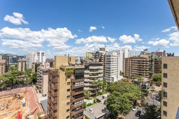 Apartamento de 3 dormitórios (sendo 3 suítes)bem localizado, no bairro Auxiliadora em Porto Alegre-RS.