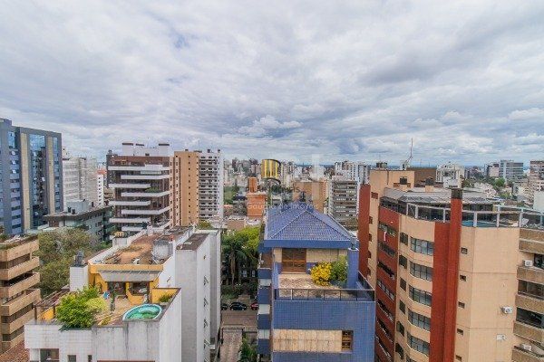 Cobertura para Venda - 351m², 2 dormitórios, sendo 1 suites, 3 vagas - Petrópolis