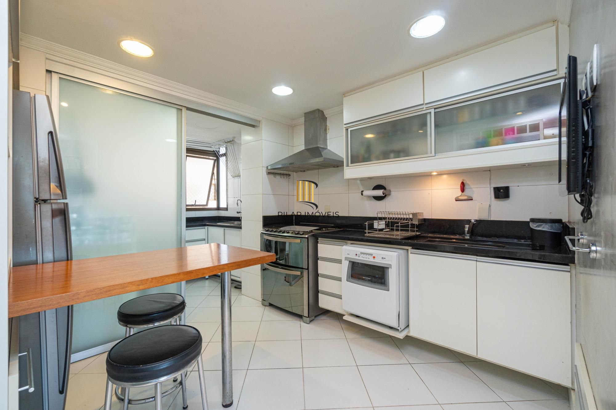 Apartamento com 3 dormitórios sendo 3 suítes no bairro Auxiliadora - POA/RS
