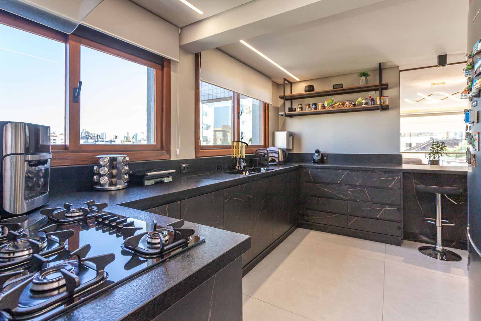 APARTAMENTO 3 SUÍTES E 2 VAGAS DE GARAGEM NO BAIRRO RIO BRANCO - PORTO ALEGRE/RS