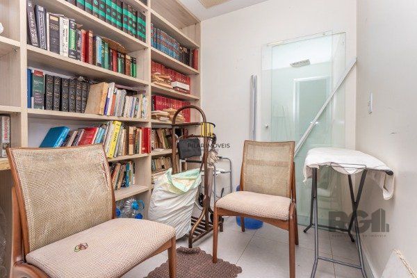Apartamento de 3 dormitórios (sendo 3 suítes)bem localizado, no bairro Auxiliadora em Porto Alegre-RS.