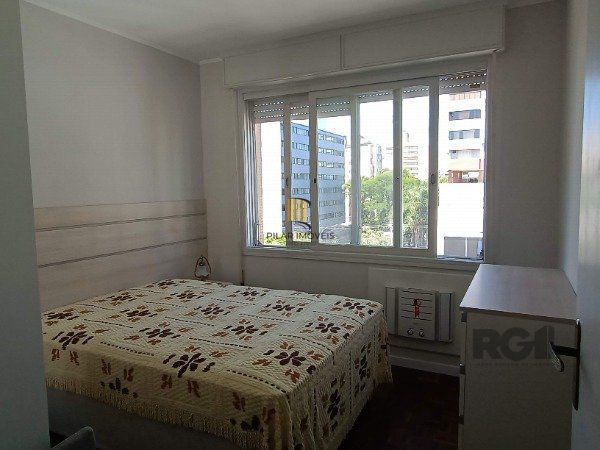 APARTAMENTO DE 3 DORMITÓRIOS, SENDO 1 SUÍTE NO BAIRRO MENINO DEUS EM PORTO ALEGRE/RS