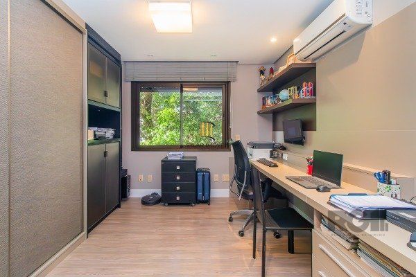 APARTAMENTO COM 03 DORMITÓRIOS, SENDO 03 SUÍTES, NO BAIRRO RIO BRANCO - PORTO ALEGRE/RS.