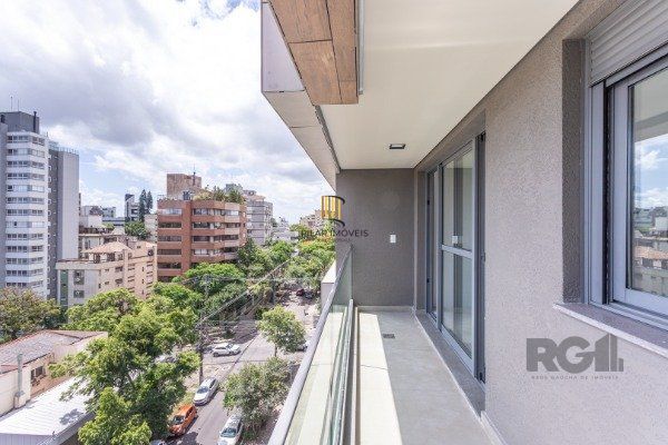 APARTAMENTO DE 02 DORMITÓRIOS SENDO 02 SUÍTES, NO BAIRRO AUXILIADORA EM PORTO ALEGRE/RS