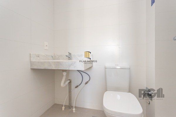 APARTAMENTO DE 02 DORMITÓRIOS SENDO 02 SUÍTES, NO BAIRRO AUXILIADORA EM PORTO ALEGRE/RS