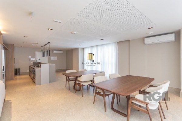 APARTAMENTO DE 02 DORMITÓRIOS SENDO 02 SUÍTES, NO BAIRRO AUXILIADORA EM PORTO ALEGRE/RS