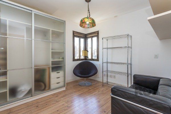 Apartamento de 3 dormitórios (sendo 3 suítes)bem localizado, no bairro Auxiliadora em Porto Alegre-RS.
