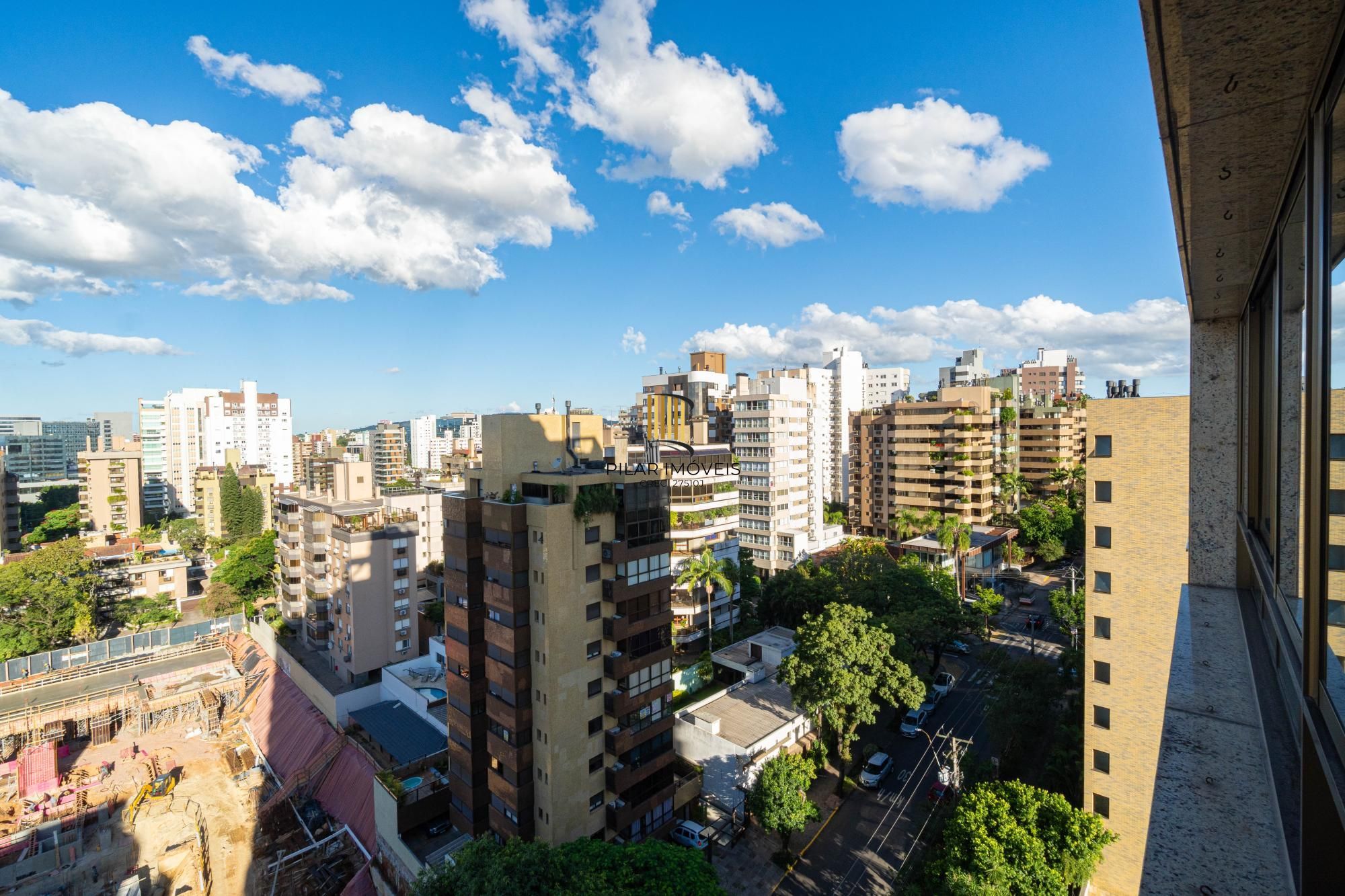 Apartamento com 3 dormitórios sendo 3 suítes no bairro Auxiliadora - POA/RS