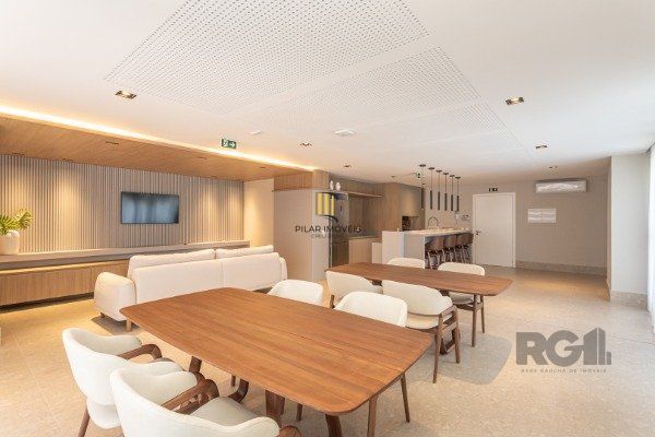 APARTAMENTO DE 02 DORMITÓRIOS SENDO 02 SUÍTES, NO BAIRRO AUXILIADORA EM PORTO ALEGRE/RS