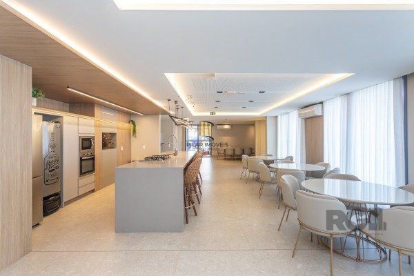 APARTAMENTO DE 02 DORMITÓRIOS SENDO 02 SUÍTES, NO BAIRRO AUXILIADORA EM PORTO ALEGRE/RS