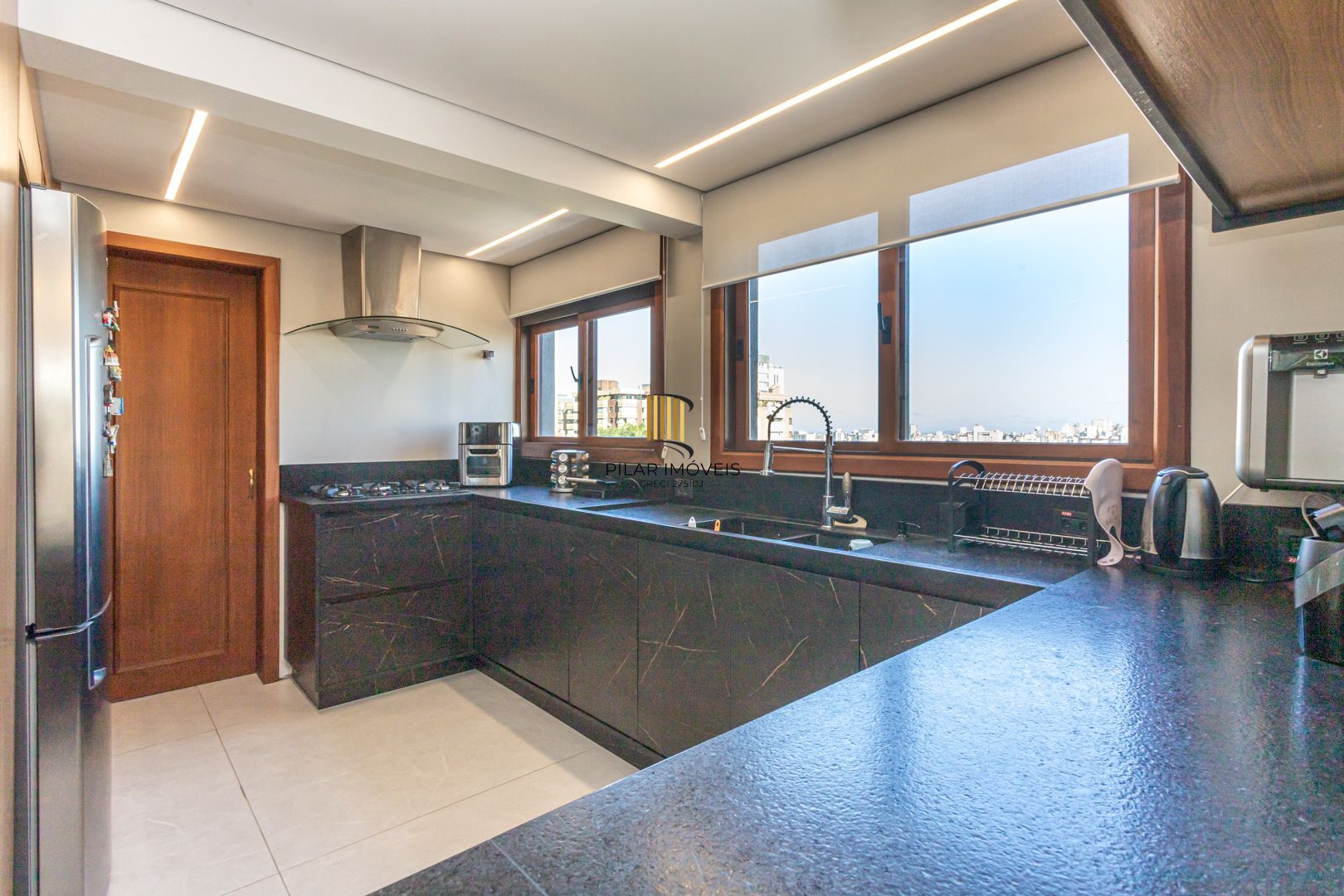 APARTAMENTO 3 SUÍTES E 2 VAGAS DE GARAGEM NO BAIRRO RIO BRANCO - PORTO ALEGRE/RS