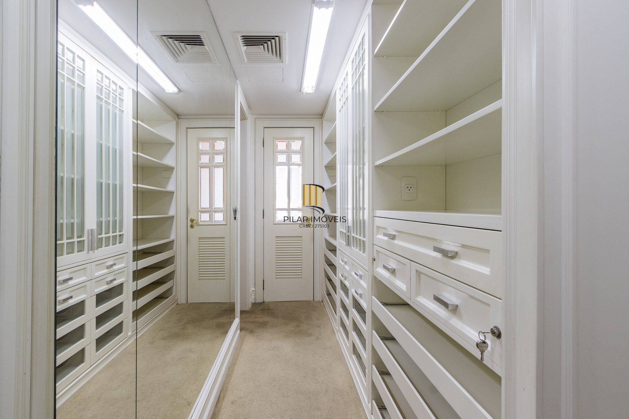 Apartamento 2 suítes grandes (original 3 dorms) à venda, Rio Branco-Porto Alegre