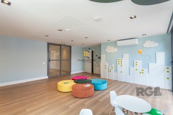 APARTAMENTO DE 02 DORMITÓRIOS SENDO 02 SUÍTES, NO BAIRRO AUXILIADORA EM PORTO ALEGRE/RS