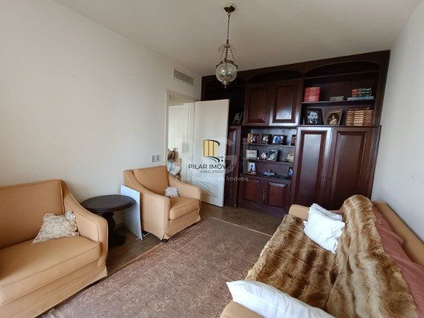 APARTAMENTO COM 3 DORMITÓRIOS E 2 VAGAS DE GARAGEM NO BAIRRO INDEPENDÊNCIA - PORTO ALEGRE/RS.