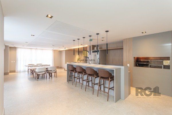 APARTAMENTO DE 02 DORMITÓRIOS SENDO 02 SUÍTES, NO BAIRRO AUXILIADORA EM PORTO ALEGRE/RS