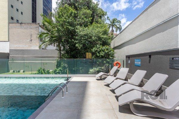 APARTAMENTO DE 02 DORMITÓRIOS SENDO 02 SUÍTES, NO BAIRRO AUXILIADORA EM PORTO ALEGRE/RS