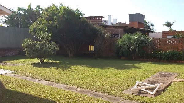 Casa para Venda - 200m², 3 dormitórios, 5 vagas - Atlântida
