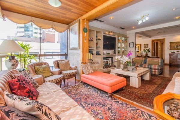 Cobertura para Venda - 351m², 2 dormitórios, sendo 1 suites, 3 vagas - Petrópolis