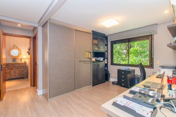 APARTAMENTO COM 03 DORMITÓRIOS, SENDO 03 SUÍTES, NO BAIRRO RIO BRANCO - PORTO ALEGRE/RS.