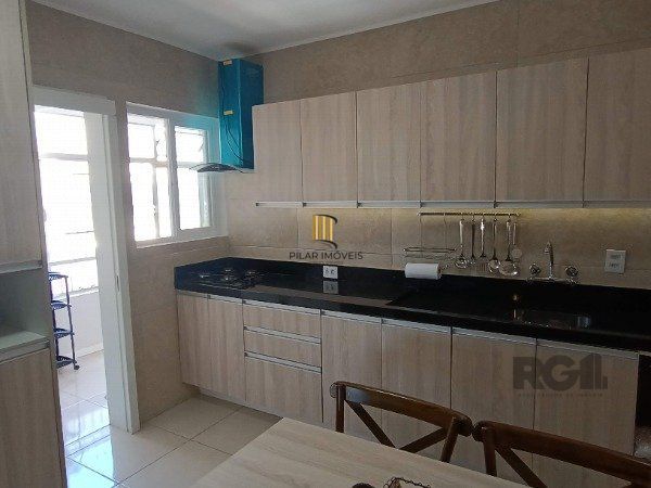 APARTAMENTO DE 3 DORMITÓRIOS, SENDO 1 SUÍTE NO BAIRRO MENINO DEUS EM PORTO ALEGRE/RS