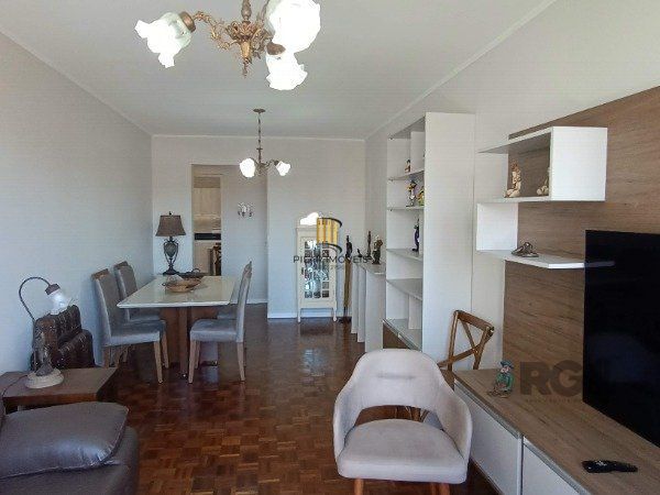 APARTAMENTO DE 3 DORMITÓRIOS, SENDO 1 SUÍTE NO BAIRRO MENINO DEUS EM PORTO ALEGRE/RS - Pilar Imóveis