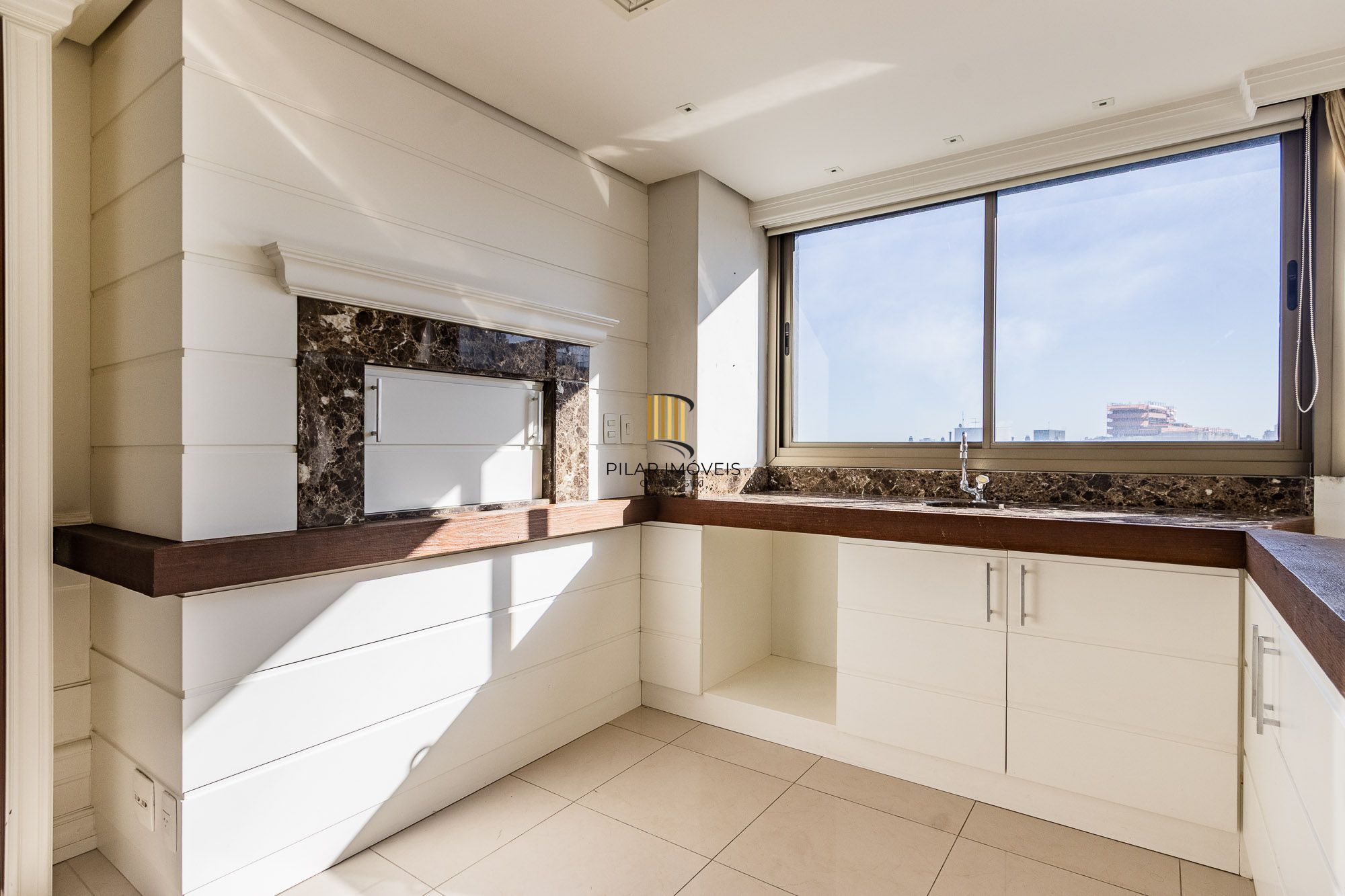 Apartamento 2 suítes grandes (original 3 dorms) à venda, Rio Branco-Porto Alegre