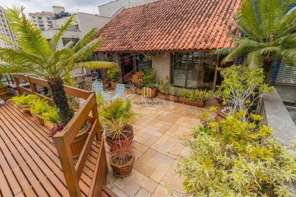 Cobertura para Venda - 351m², 2 dormitórios, sendo 1 suites, 3 vagas - Petrópolis