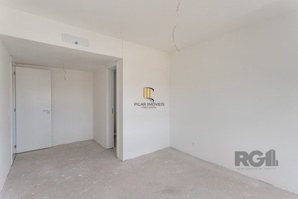 APARTAMENTO DE 02 DORMITÓRIOS SENDO 02 SUÍTES, NO BAIRRO AUXILIADORA EM PORTO ALEGRE/RS
