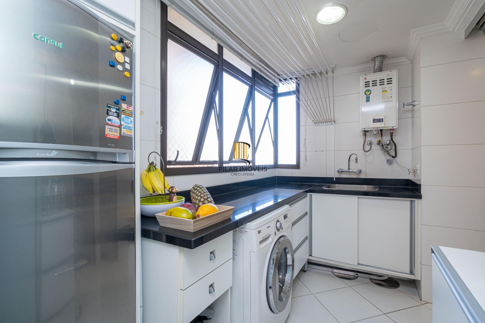 Apartamento com 3 dormitórios sendo 3 suítes no bairro Auxiliadora - POA/RS