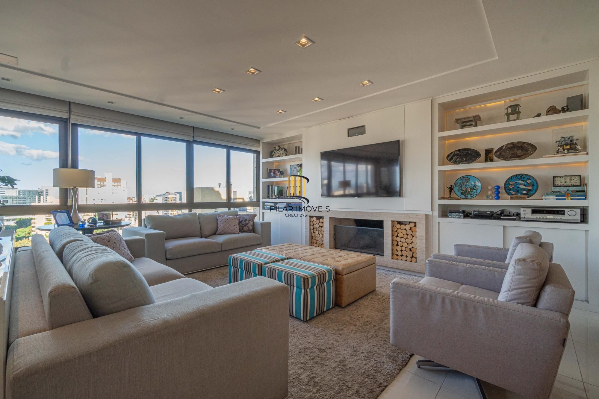 Apartamento com 3 dormitórios sendo 3 suítes no bairro Auxiliadora - POA/RS